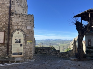 Rudere con giardino a petralia soprana sulle madonie